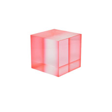 Imagem de PEÇA DECORATIVA EM CRISTAL VERMELHO 10X10X10CM  - Mero Comercio De Equipamentos Ltda