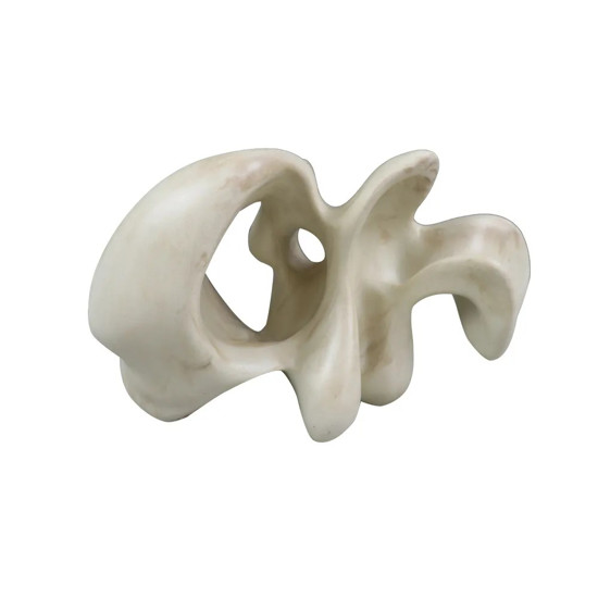 Imagem PEÇA DECORATIVA ABSTRATA EM RESINA COR BEGE CLARO 25X11X15CM 