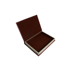 Imagem de LIVRO CAIXA VERMELHO COM DETALHES PRATEADO DECORATIVO 5X36X27 CM - Mabruk Importacao E Comercio Eireli
