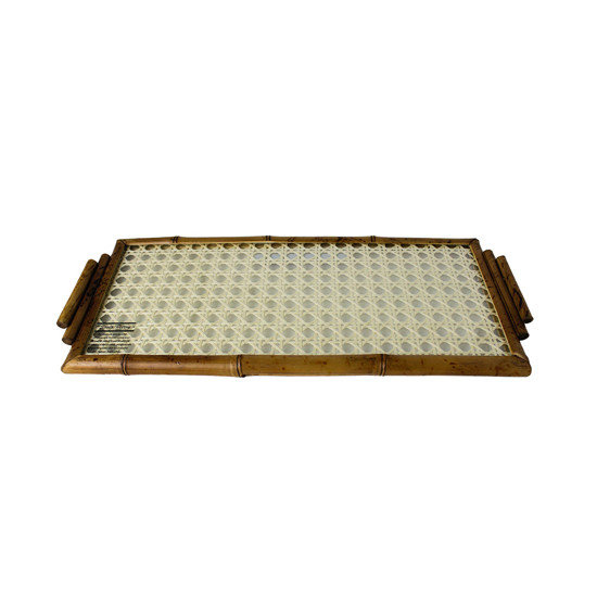 Imagem BANDEJA RETANGULAR PARA SERVIR DECORATIVA EM BAMBOO E VIDRO 40X17 CM