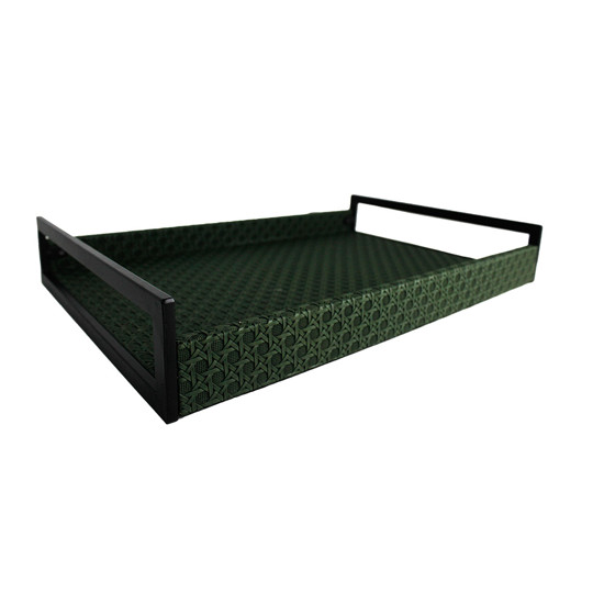 Imagem BANDEJA RETANGULAR VERDE ESCURA EM MDF COM ALÇA EM METAL E LISTRAS 3D 7X45X30 CM