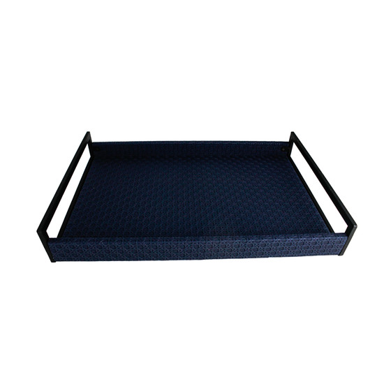 Imagem BANDEJA RETANGULAR AZUL ESCURO EM MDF COM ALÇA EM METAL E LISTRAS 3D 7X45X30 CM