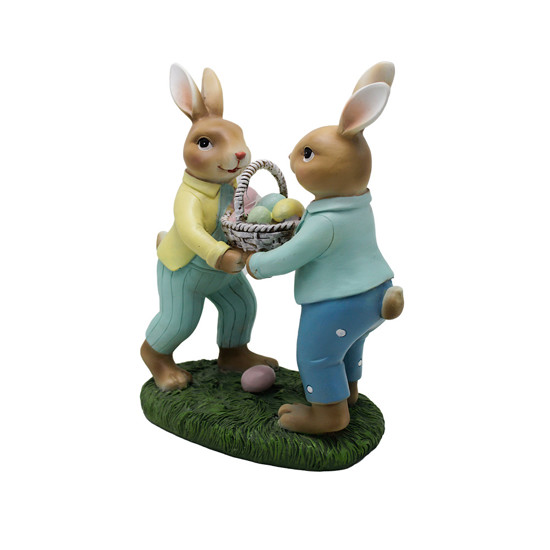 Imagem CASAL DE COELHOS EM PÉ COM CESTA DE OVOS DE PÁSCOA EM RESINA COLORIDA - TOK DA CASA
