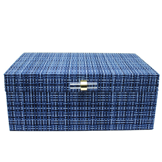 Imagem CAIXA DECORATIVA AZUL DE MDF REVESTIDO COM FECHO EM ACRÍLICO 12X30X20CM - ENTRECASA