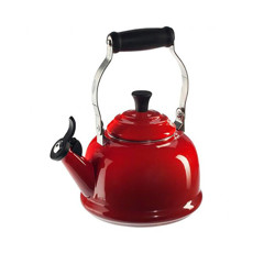 Imagem de CHALEIRA CLÁSSICA 1,6L COM APITO VERMELHO DE AÇO ESMALTADO 25X26X21CM - LE CREUSET - Le Creuset Do Brasil 